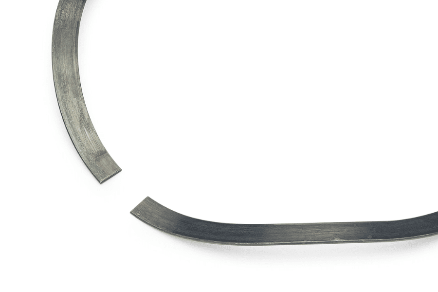 gap type wave spring end configuration